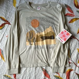 Long sleeve graphic tee